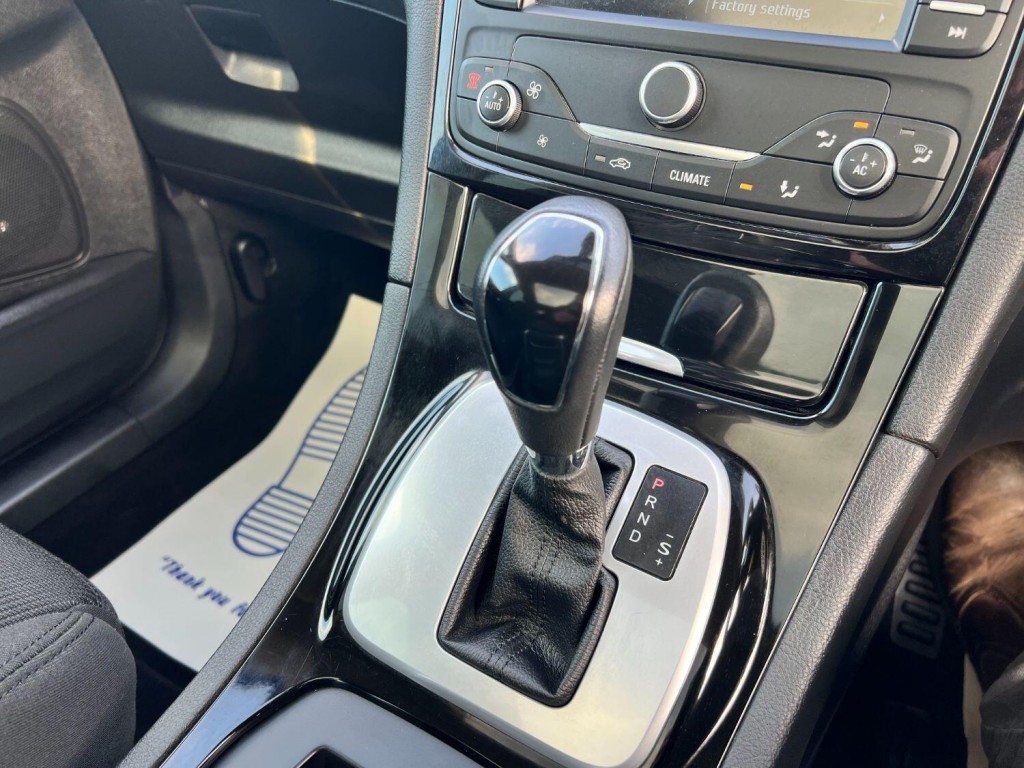 FORD S-MAX 2.2 TDCi Titanium  2012