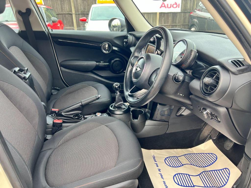 MINI HATCH 1.5 5-Door Hatch One D 2017