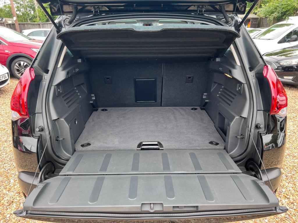 PEUGEOT 3008 1.2 PureTech Allure 2016