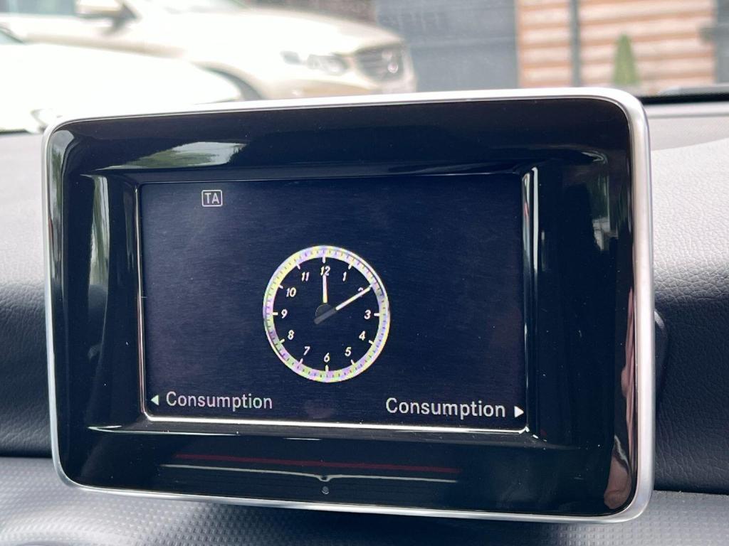 MERCEDES-BENZ A CLASS 1.6 A180 BlueEfficiency SE 2013