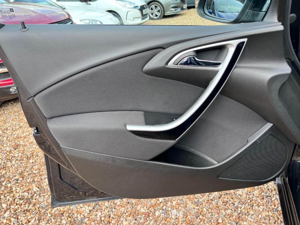 VAUXHALL ASTRA 2.0 CDTi SRi 2013