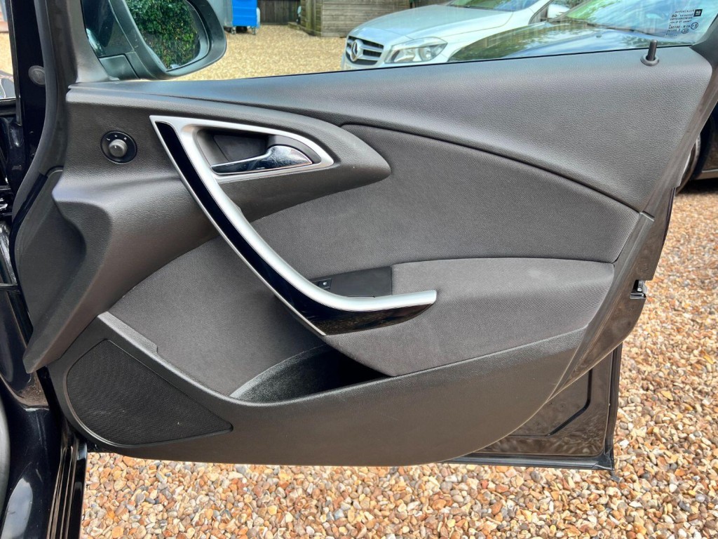 VAUXHALL ASTRA 2.0 CDTi SRi 2013