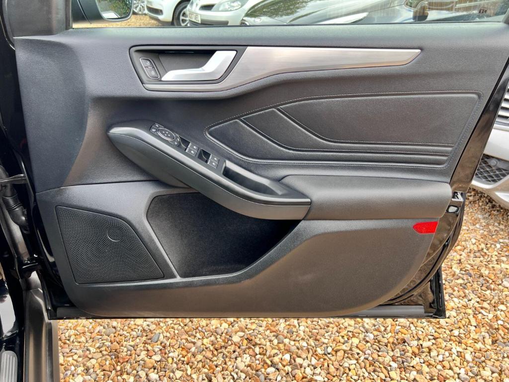 FORD FOCUS 1.0 T EcoBoost Titanium 2019