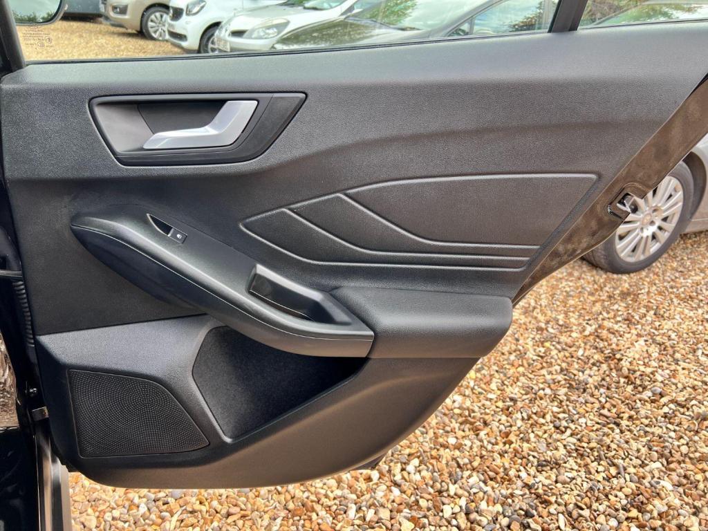 FORD FOCUS 1.0 T EcoBoost Titanium 2019