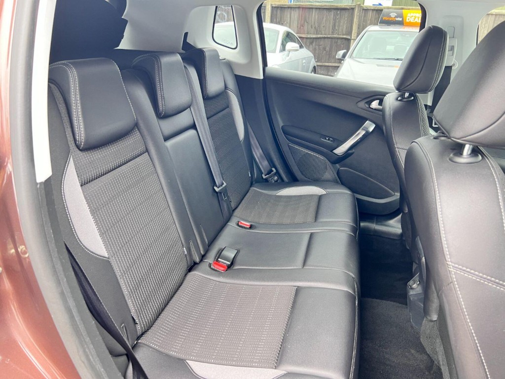 PEUGEOT 2008 1.6 e-HDi Allure 2014