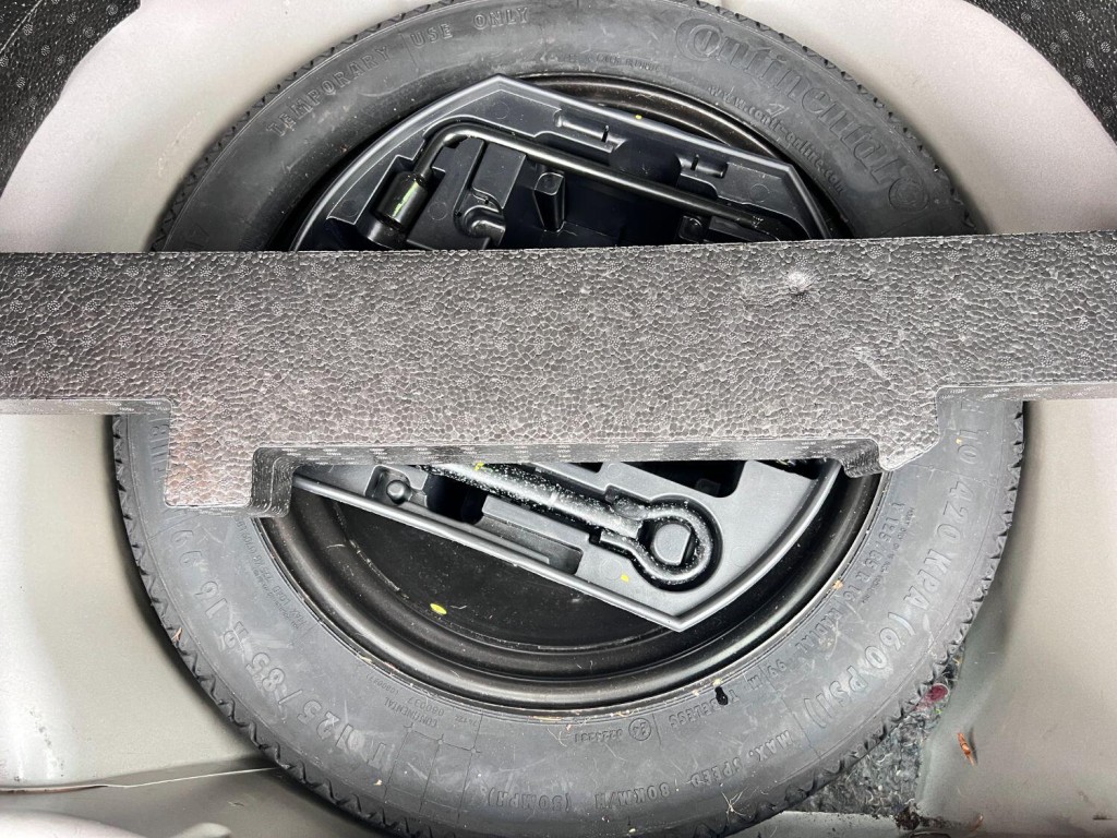 PEUGEOT 2008 1.6 e-HDi Allure 2014