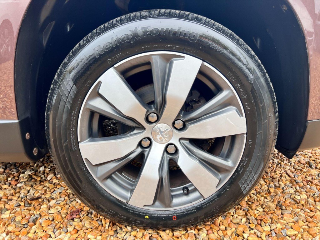 PEUGEOT 2008 1.6 e-HDi Allure 2014