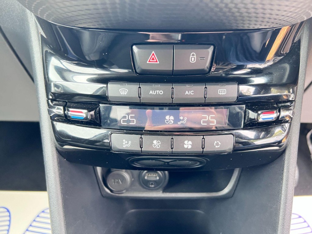 PEUGEOT 2008 1.6 e-HDi Allure 2014