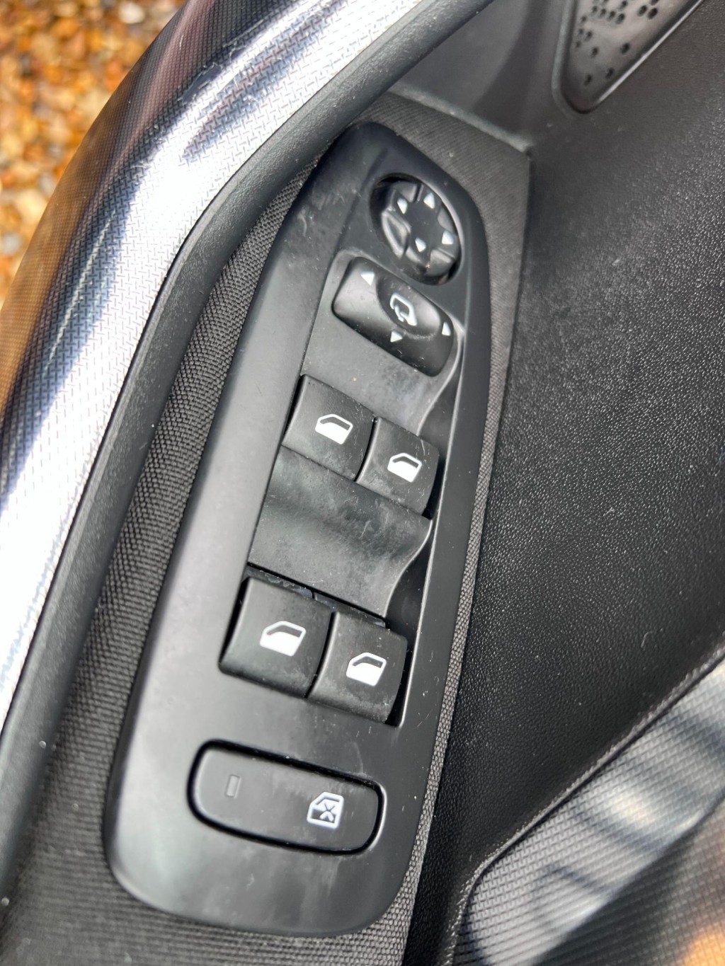 PEUGEOT 2008 1.6 e-HDi Allure 2014