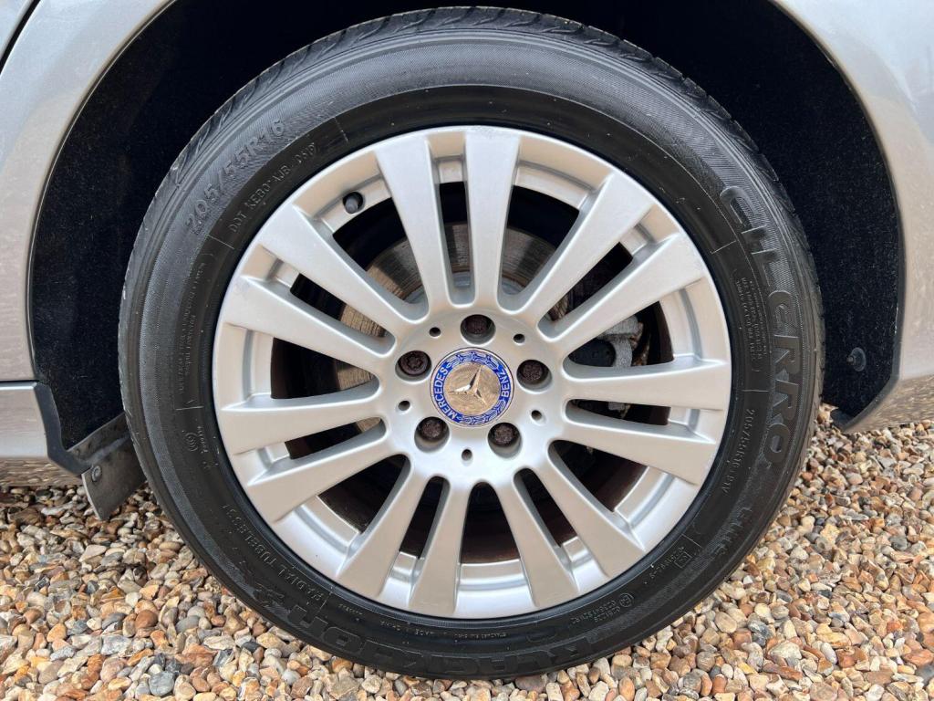 MERCEDES-BENZ C CLASS 1.8 C180 BlueEfficiency Elegance Edition 125 2011