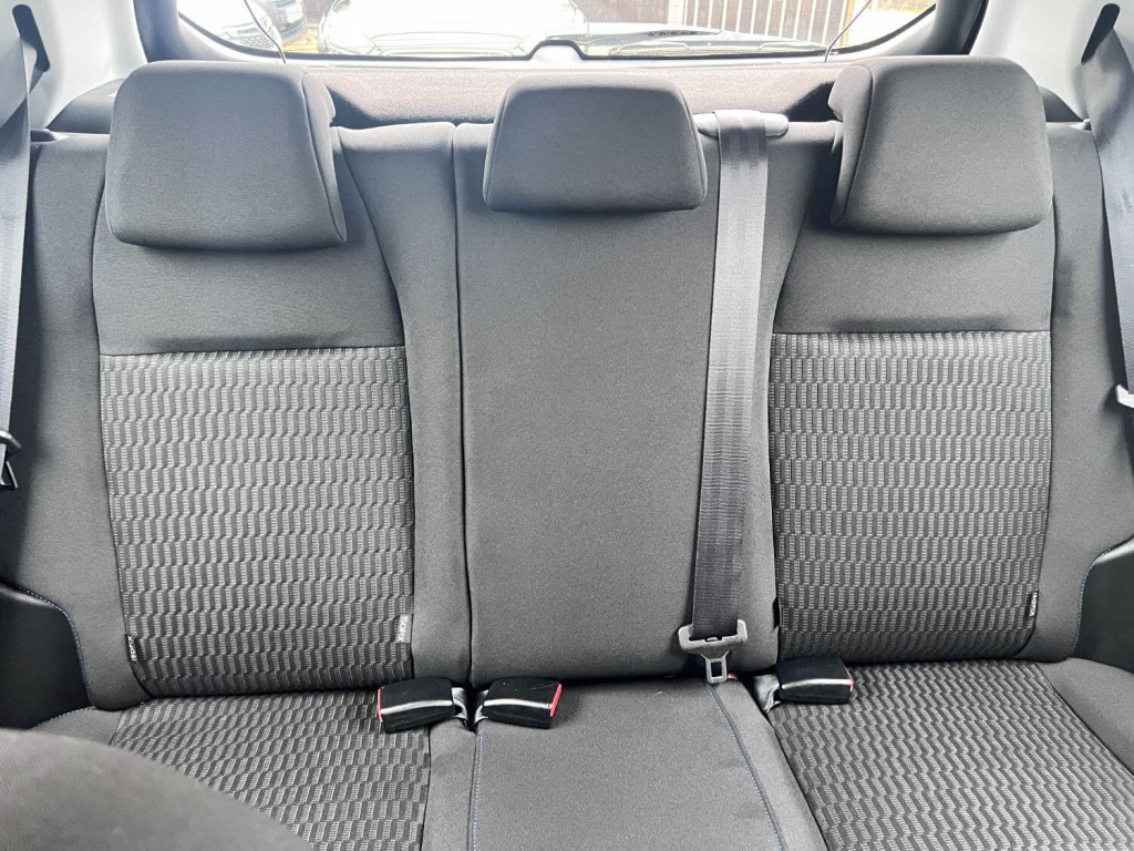 PEUGEOT 208 1.2 PureTech Signature 2018
