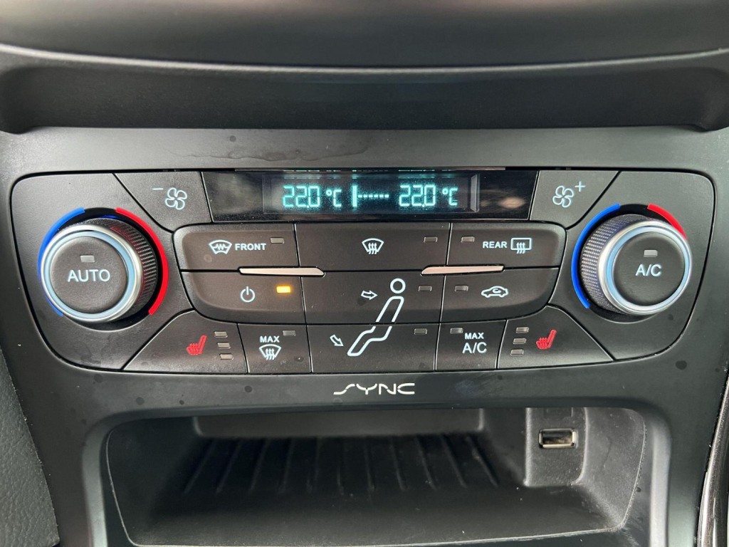 FORD FOCUS 1.0 T EcoBoost Titanium X 2014