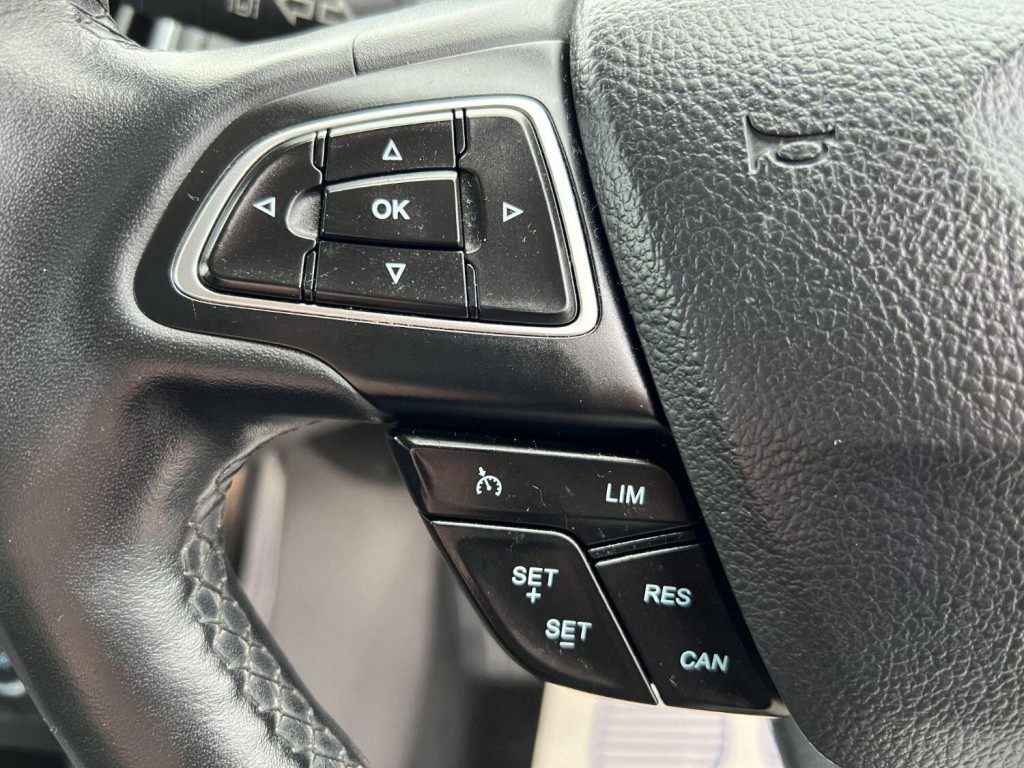 FORD FOCUS 1.0 T EcoBoost Titanium X 2014