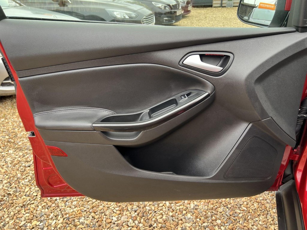 FORD FOCUS 1.0 T EcoBoost Titanium X 2014