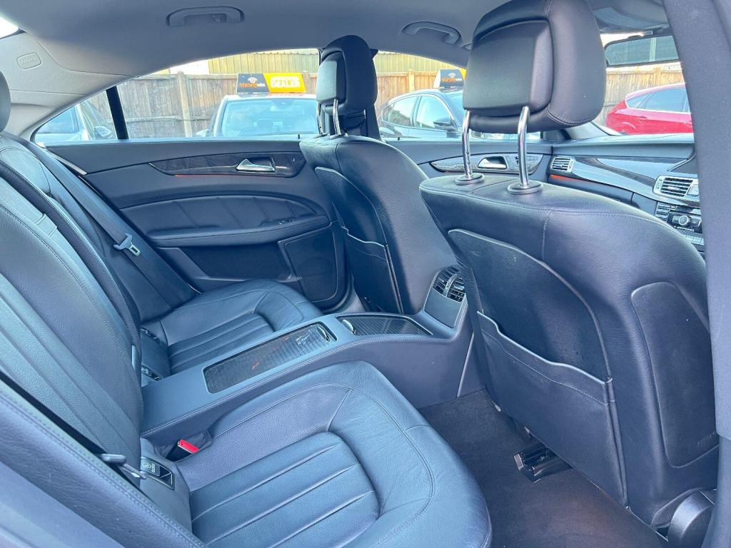 MERCEDES-BENZ CLS 3.0 CLS350 CDI V6 BlueEfficiency 2011