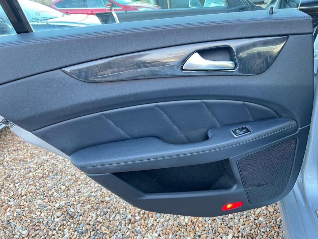MERCEDES-BENZ CLS 3.0 CLS350 CDI V6 BlueEfficiency 2011