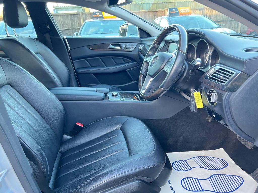MERCEDES-BENZ CLS 3.0 CLS350 CDI V6 BlueEfficiency 2011