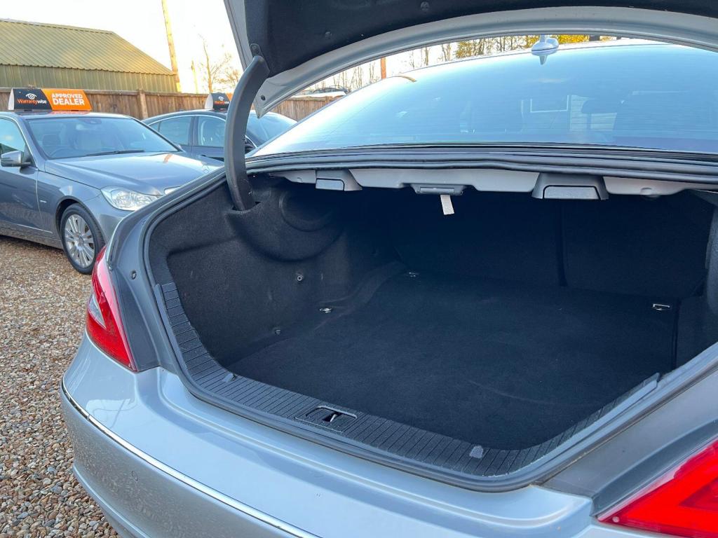 MERCEDES-BENZ CLS 3.0 CLS350 CDI V6 BlueEfficiency 2011