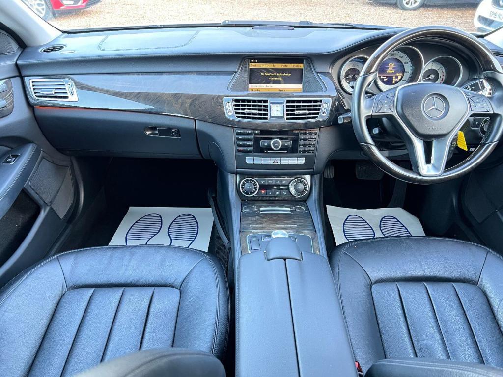 MERCEDES-BENZ CLS 3.0 CLS350 CDI V6 BlueEfficiency 2011