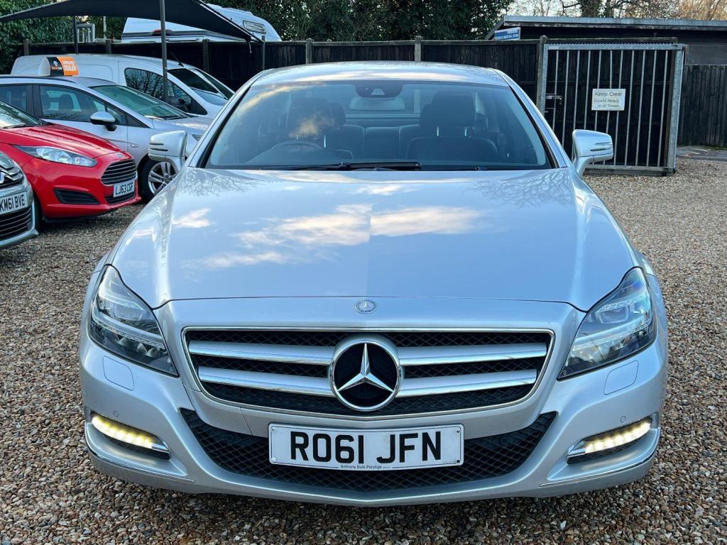 MERCEDES-BENZ CLS 3.0 CLS350 CDI V6 BlueEfficiency 2011