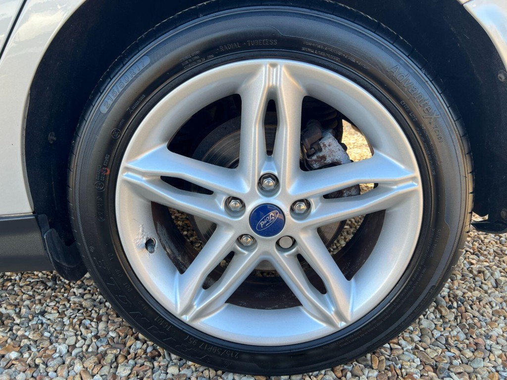 FORD FOCUS 1.5 T EcoBoost Titanium 2017