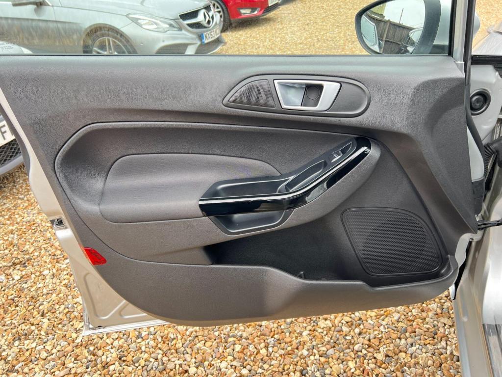 FORD FIESTA 1.6 TDCi Titanium X 2014