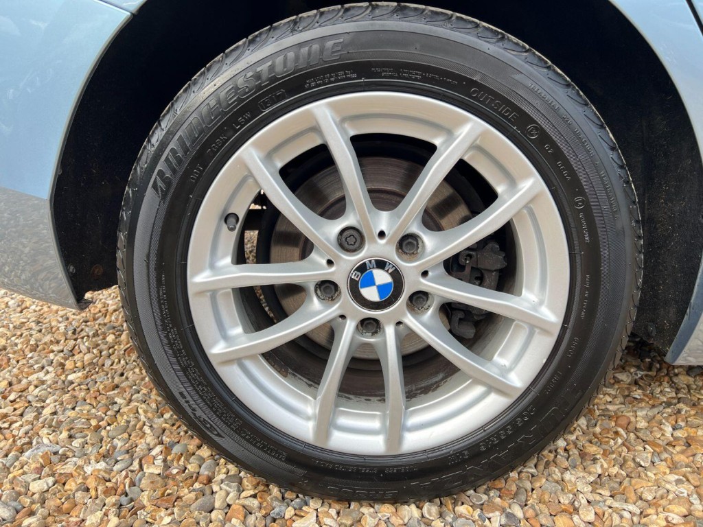 BMW 1 SERIES 2.0 118d SE Sport 5-door 2012