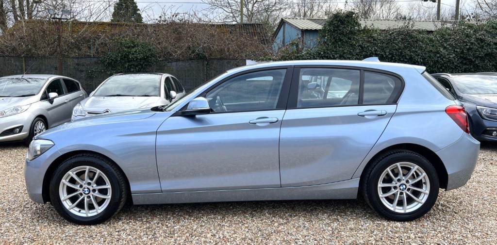 BMW 1 SERIES 2.0 118d SE Sport 5-door 2012