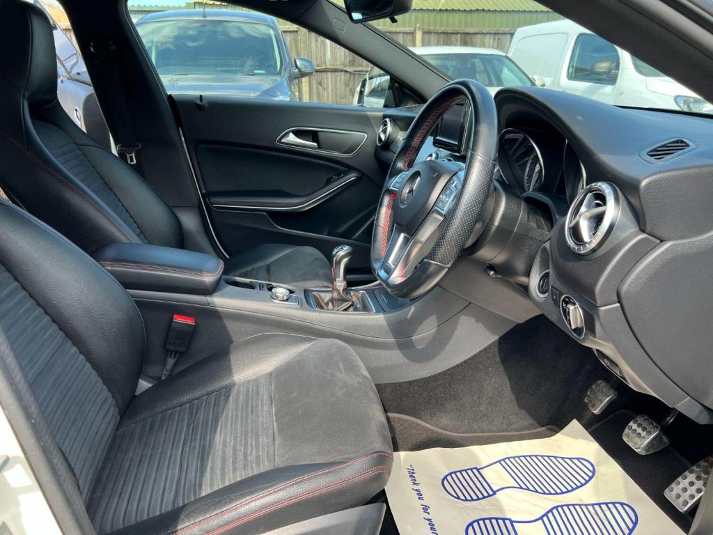 MERCEDES-BENZ CLA 1.6 CLA180 AMG Sport 2013