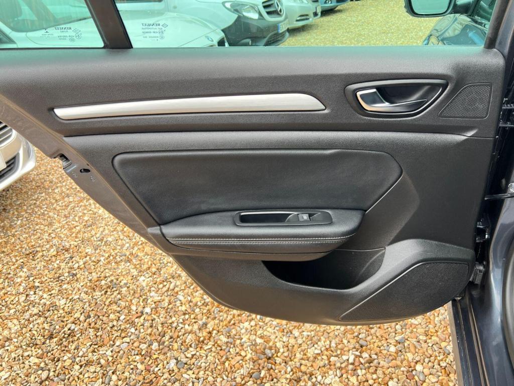 RENAULT MEGANE 1.6 Dynamique S Nav dCi 130 Sports Tourer 2017