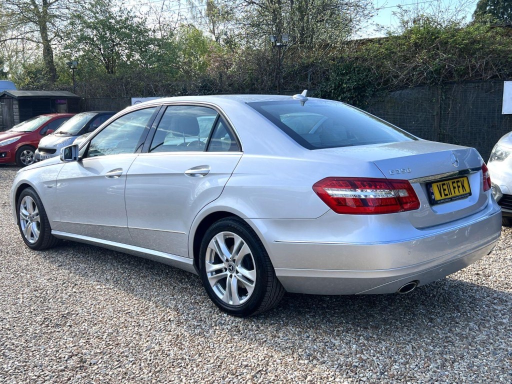 MERCEDES-BENZ E CLASS 3.0 E350 CDI V6 BlueEfficiency Avantgarde 2011