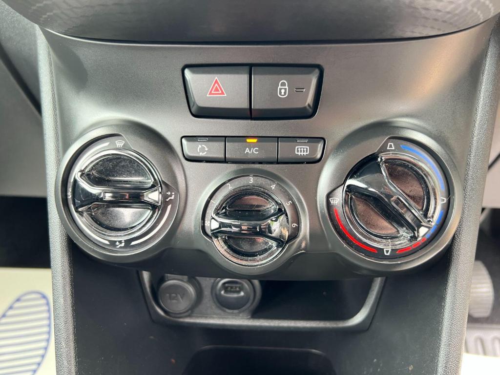 PEUGEOT 208 1.2 PureTech Signature 2018