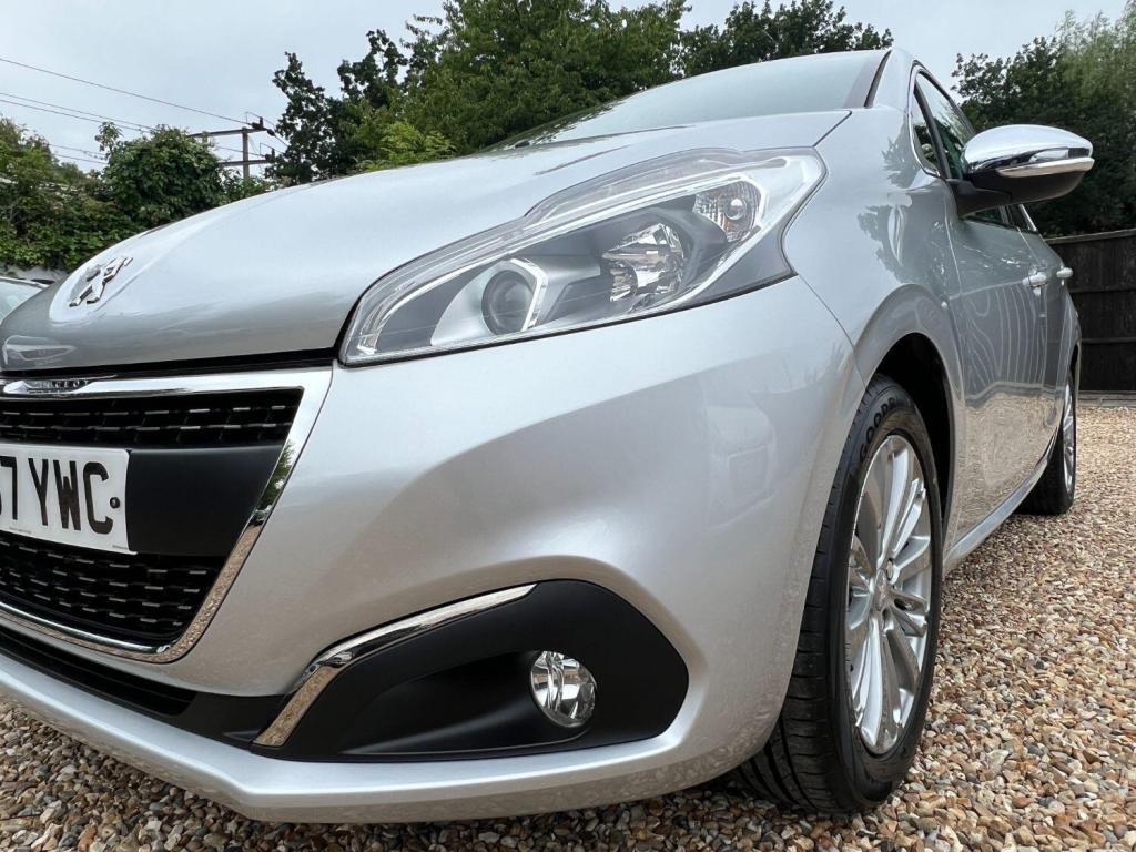 PEUGEOT 208 1.2 PureTech Allure 2017