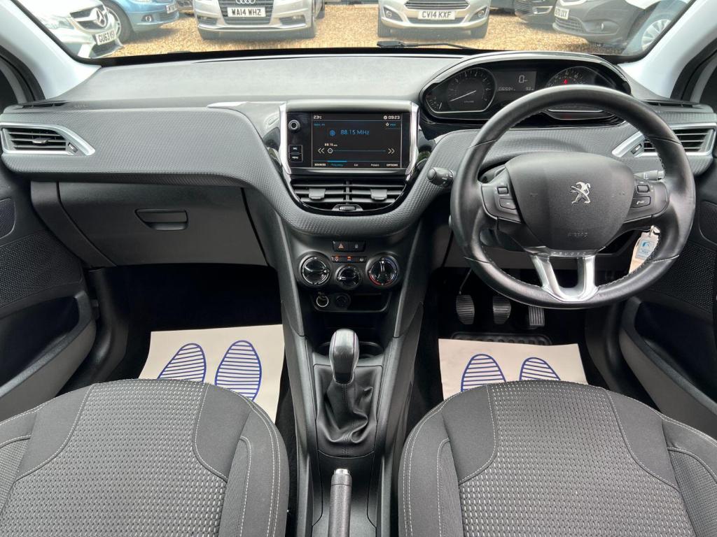 PEUGEOT 208 1.2 PureTech Allure 2017