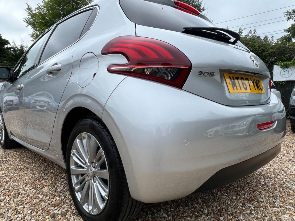 PEUGEOT 208 1.2 PureTech Allure 2017