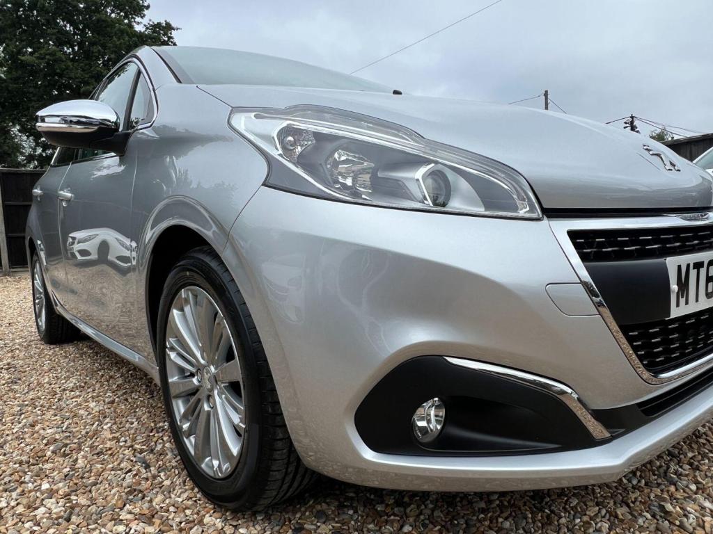 PEUGEOT 208 1.2 PureTech Allure 2017