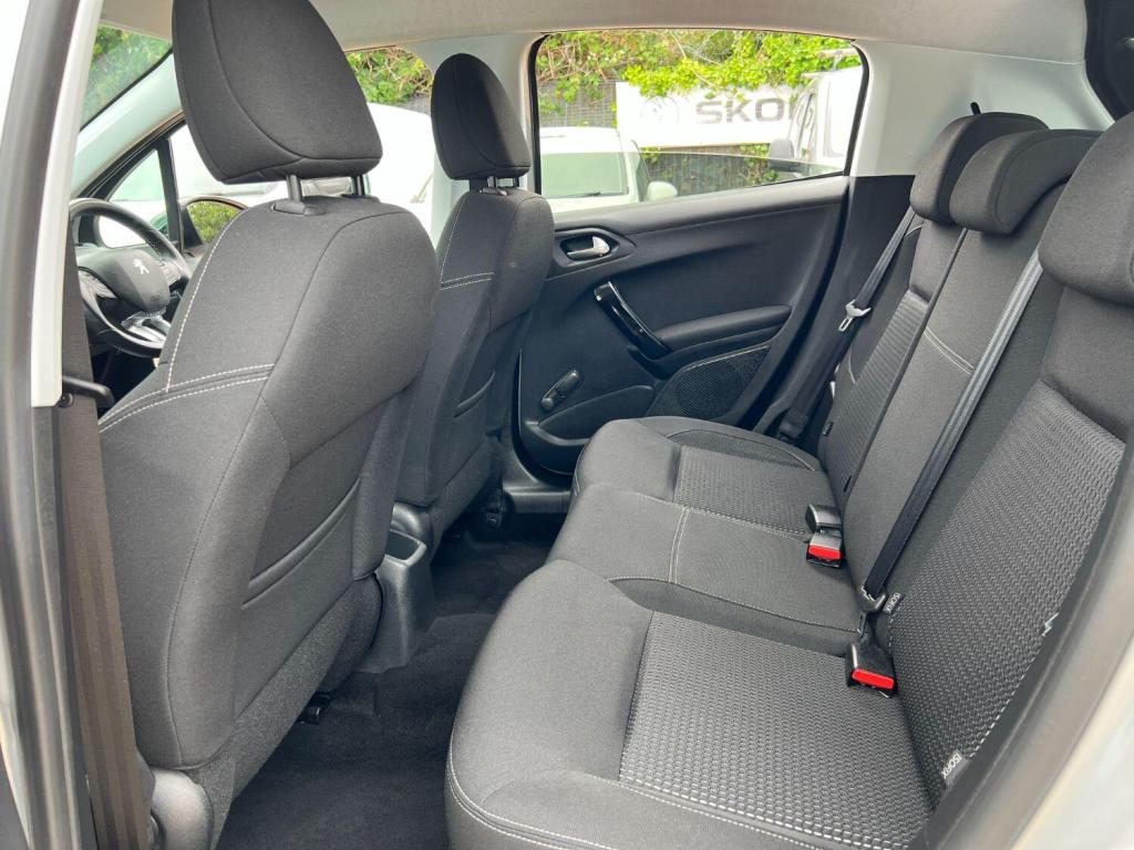 PEUGEOT 208 1.2 PureTech Allure 2017
