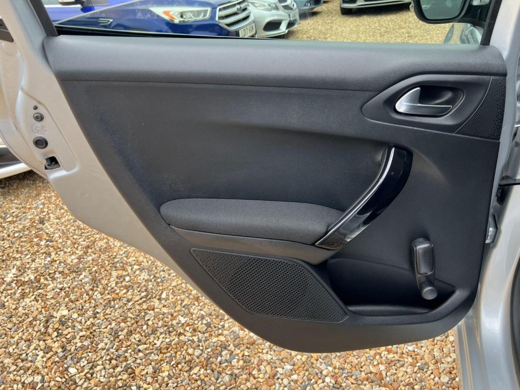 PEUGEOT 208 1.2 PureTech Allure 2017