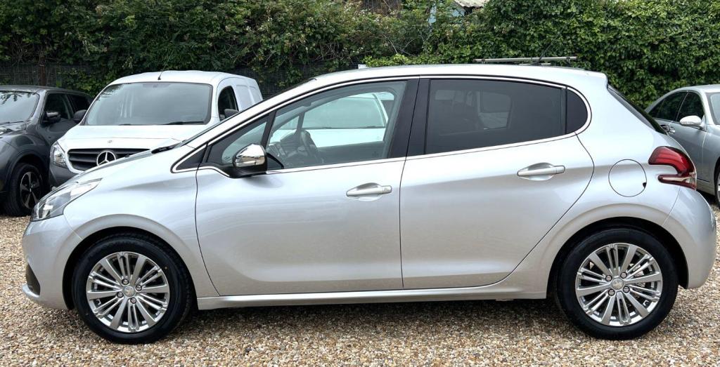 PEUGEOT 208 1.2 PureTech Allure 2017