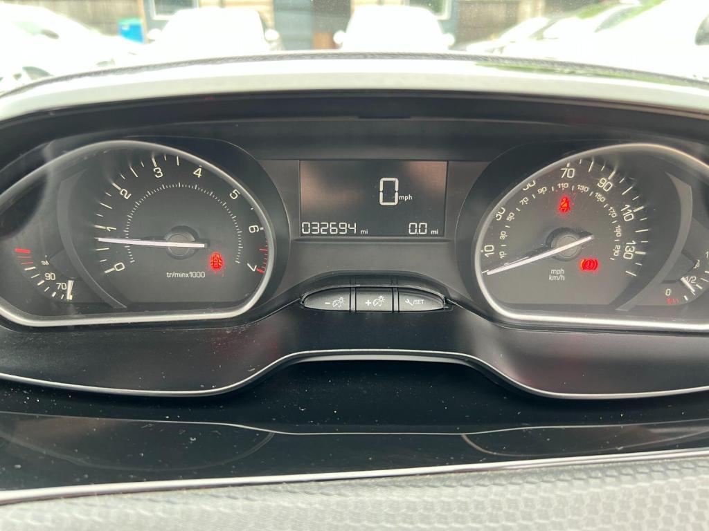 PEUGEOT 208 1.2 PureTech Allure 2017