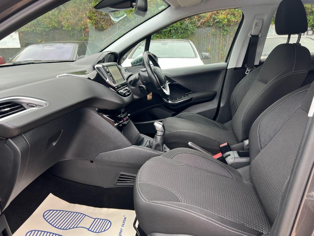PEUGEOT 208 1.2 PureTech Tech Edition 2018