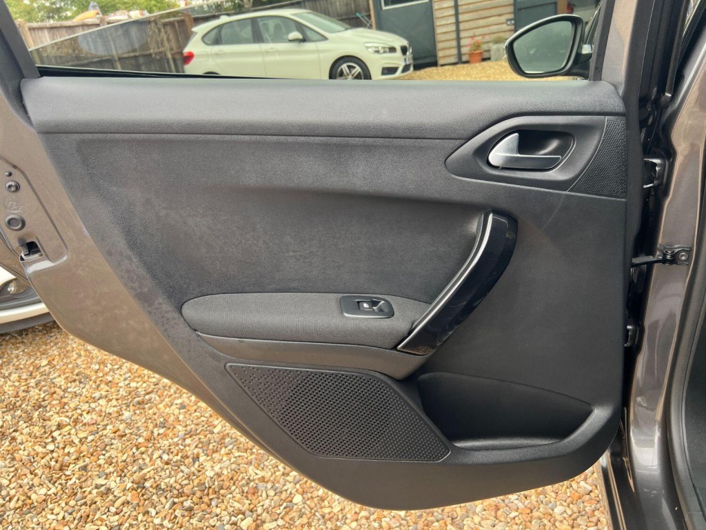PEUGEOT 208 1.2 PureTech Tech Edition 2018