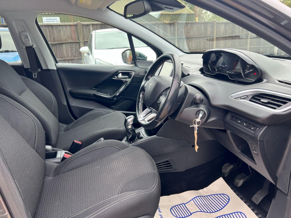 PEUGEOT 208 1.2 PureTech Tech Edition 2018