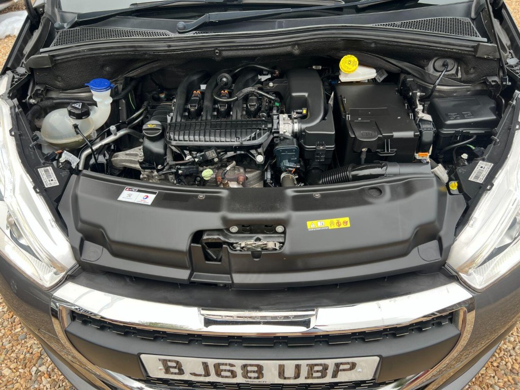 PEUGEOT 208 1.2 PureTech Tech Edition 2018