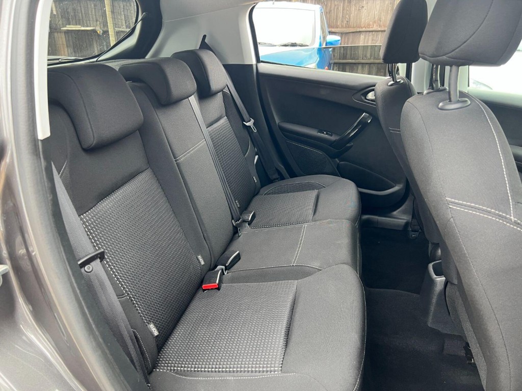 PEUGEOT 208 1.2 PureTech Tech Edition 2018