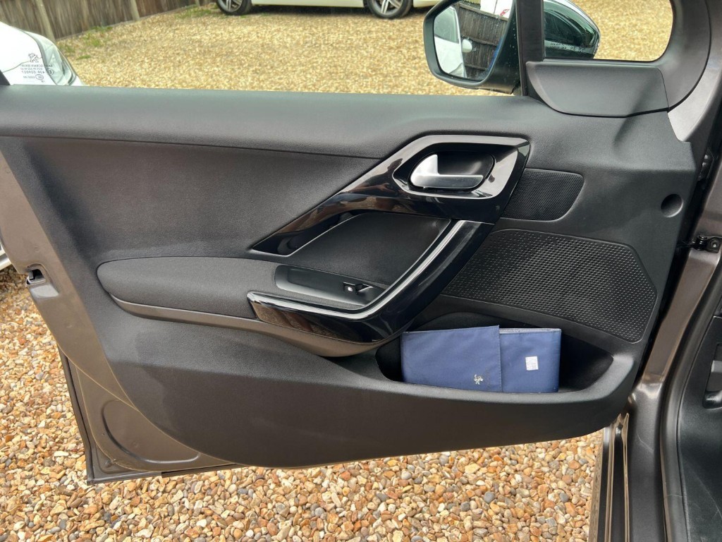 PEUGEOT 208 1.2 PureTech Tech Edition 2018