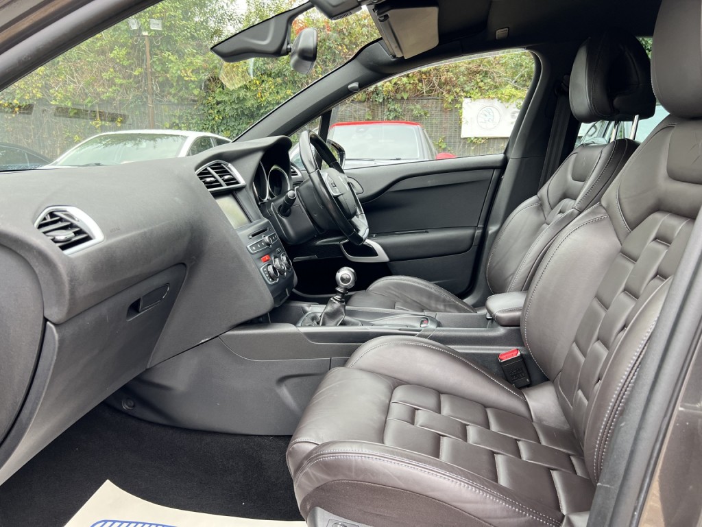 View DS AUTOMOBILES DS 4 2.0 BlueHDi Prestige