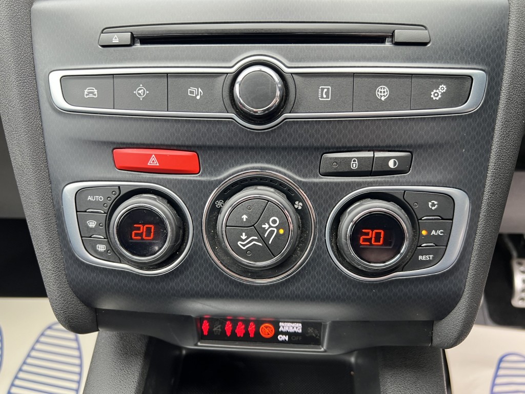 DS AUTOMOBILES DS 4 2.0 BlueHDi Prestige 2016