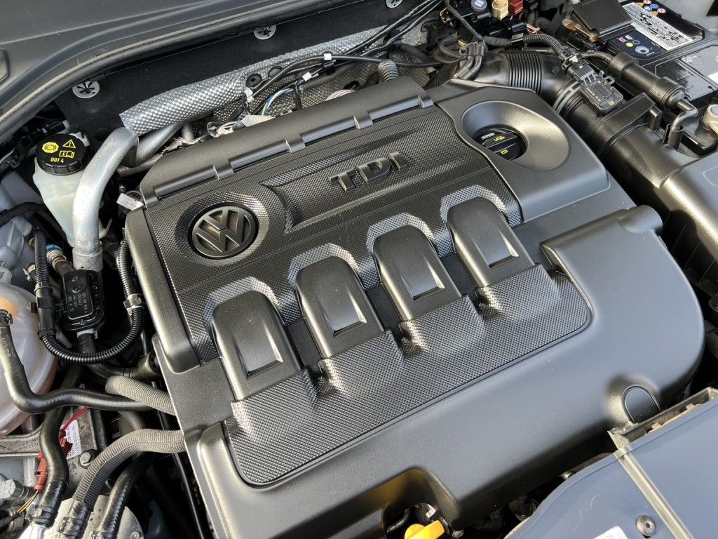 VOLKSWAGEN T-ROC 1.6 TDI SE 2018