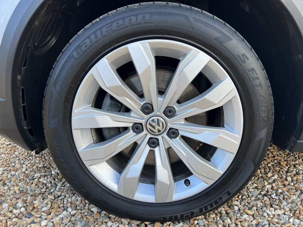 VOLKSWAGEN T-ROC 1.6 TDI SE 2018